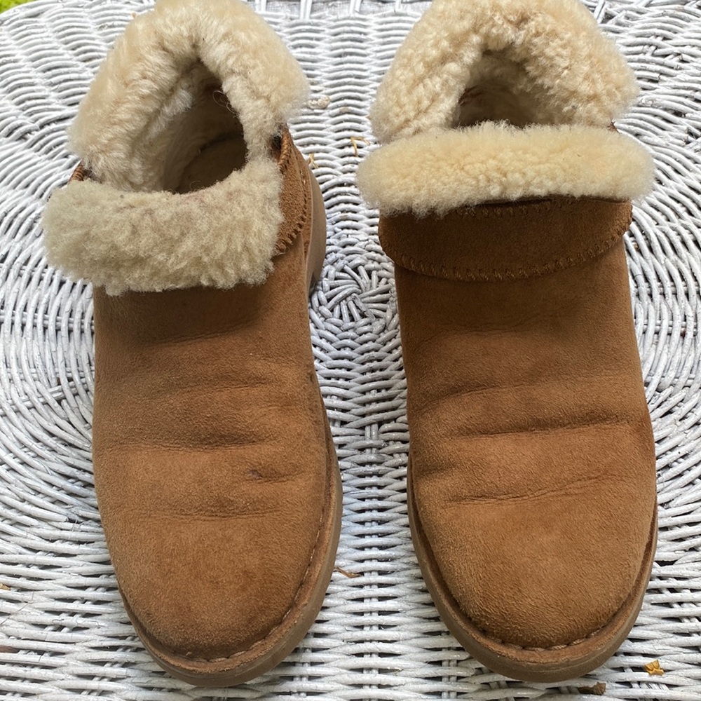 Ugg Shearing Ankle Boots size 7.5